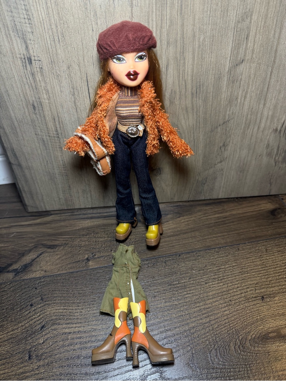 Vintage Bratz Xpress It! Meygan 2002 Fashion Doll Original Outfits & Accessories